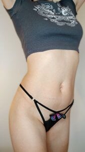 Creamy_Lissa which greay top lookd better on me?:) รูป  5