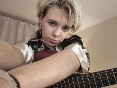 EngelAlman me and my guitar! Pic