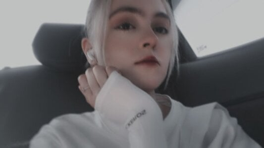 Bambi_Bloom Public Kuva