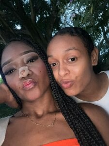 OrianaAndCouple Public Gambar 4