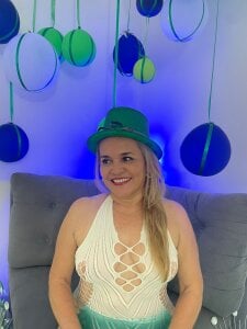 charlotte_milf30 SAN PATRICK TIME Pic 5