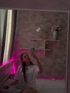 NeliaVandresar my live 🤭 Pic 3