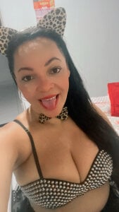 Vicky-43 Public Foto 3