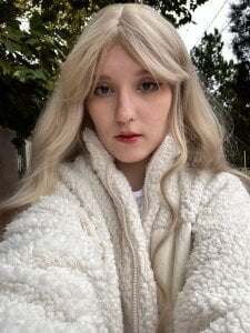 Ava_brandir Public Pic 2