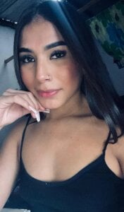 rubyrouge__ The woman with pretty eyes Gambar 5