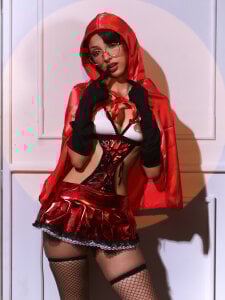 lyalee Once upon a time there was a naughty time❤️‍🔥 Immagine  3