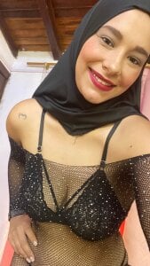 Shana is very horny, wants to have fun 🥵 de ShanaJamil  Imagens