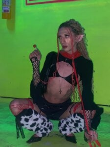 Eva's world 🩷💫 de Kitty__444  5 Imagens