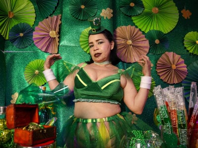 annie_wigg Happy San Patricio Pic 4