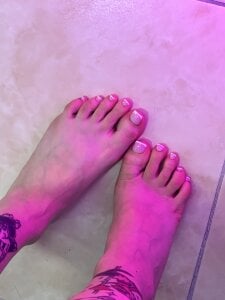 My feet de MadissonPaytonn  3 Imagens