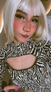 Meganpeach_ Public Pic 4