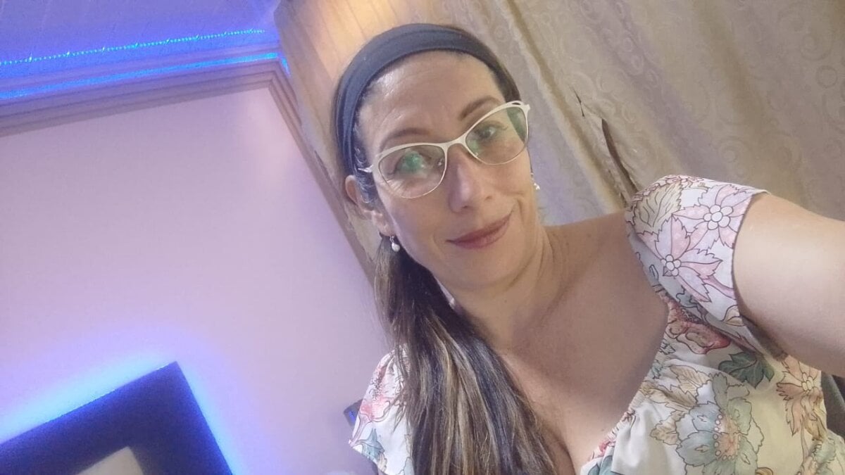 kaylaMinov_ immagine di tendenza 7921