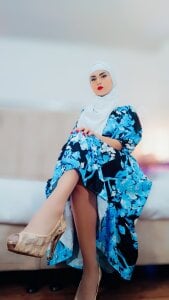 jamila_zair If you are going to play with me, let it be in bed and without clothes 🫠 Foto