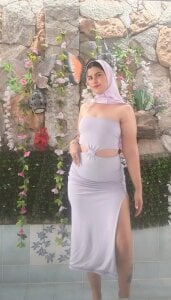 AishaAmin_ Only you can turn me on like this… come in and see for yourself 🔥 Pic 3