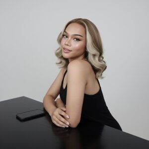 luscious_Max Public Pic 3