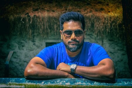 Public de tharki-anand Foto 2