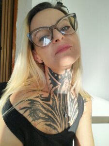 TattooTemptress bad girl 🖤 Pic