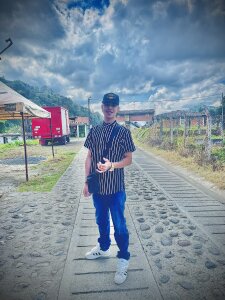 Leo_green21 Public Pic 4