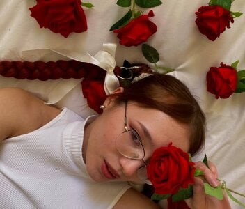 TenaTretina kullanıc ısının Bath of roses albümü -  2 fotoğraf