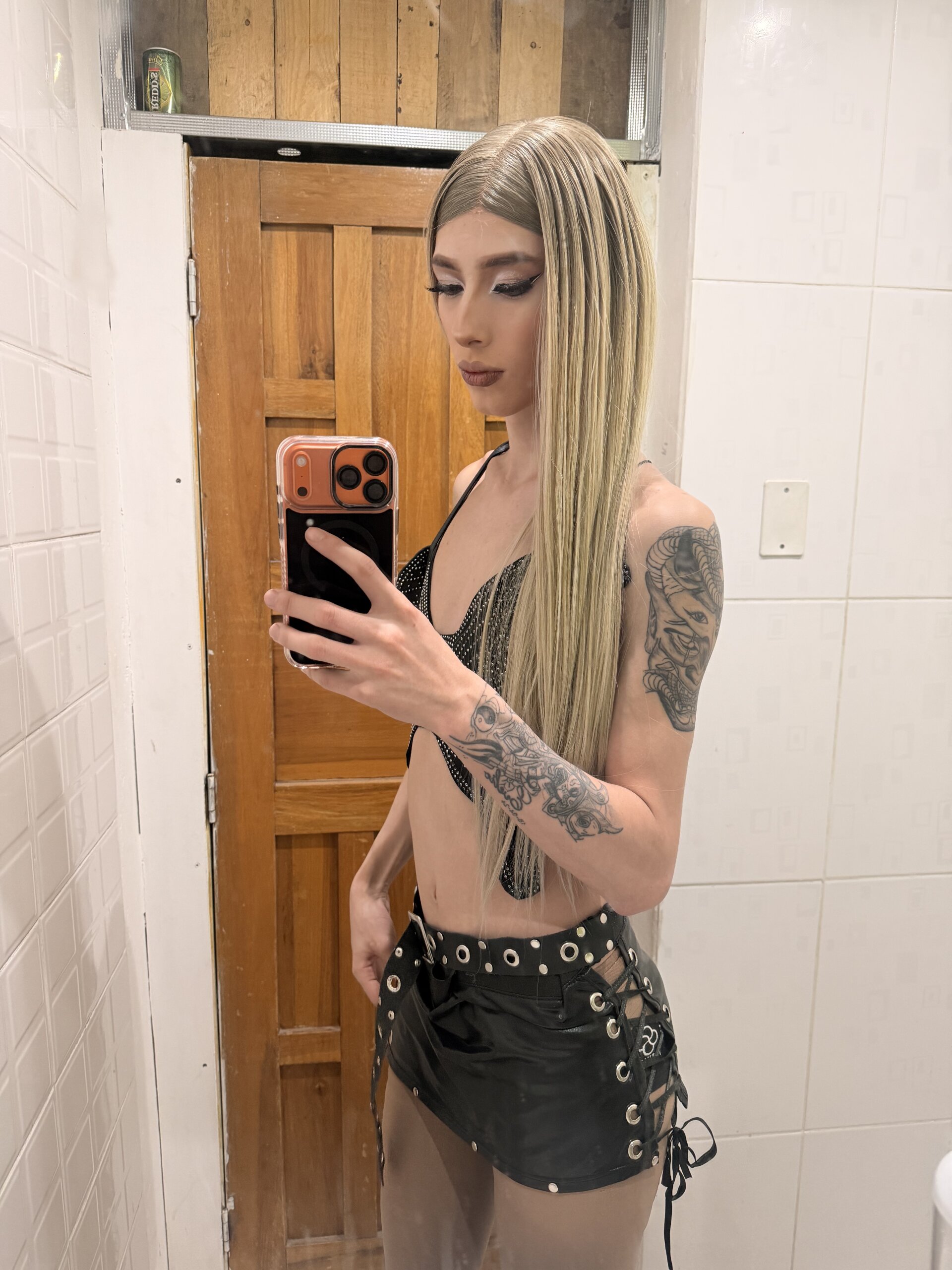 abrilbigcock: 🤍🤍 ( 2 фото)