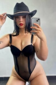 🤠🙈 de charlote_rossee  2 Imagens