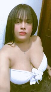 ElliePhillips Public Pic 2