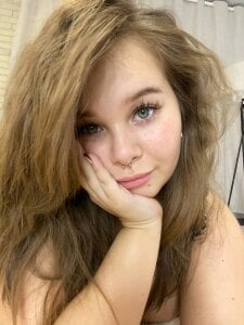 Anna_Nicol Black witch Pic 4