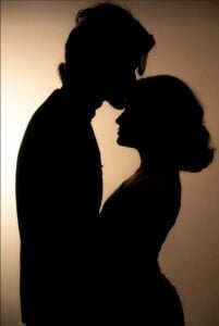 Loggan_donnelly my queen Hình 3