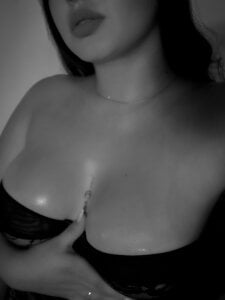 AlannaFoxx Burning silence Poză 2