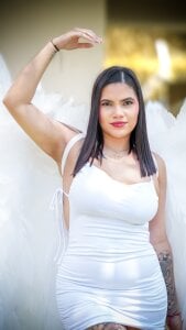 hillary_uckerman_ beautiful photos of halloween angels 🎃🤍🤍🎃 Pic 3