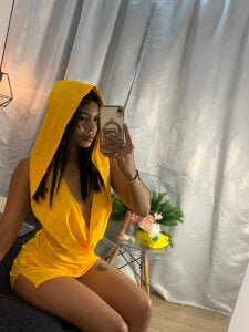 Mahia_ebony_ 💛 my color 💛 Pic 3