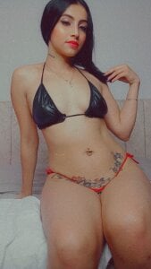 Camila-collins7 Public Pic 3