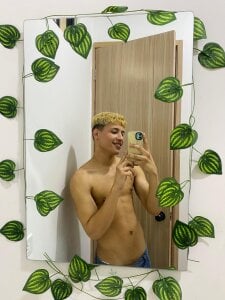 VERY_HOT_GUYS kullanıcısının Alejo💗 albümü -  3 fotoğraf