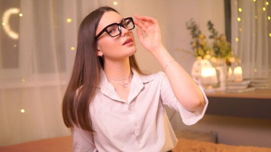 1melissa 💋  2টি ছবি