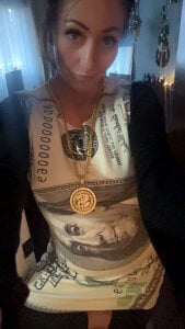 TheSweetestFknSlut Honey Money - Out w/ The Mini Pic 2