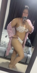 Pamela-Jhons Public Foto 4