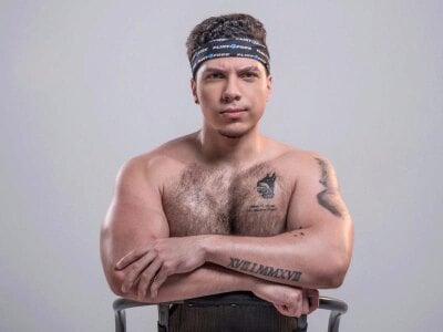 Noah_Swagger_ Hairy Pic 2