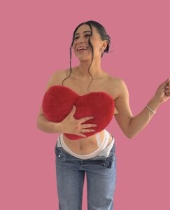 ChloeTurner_: Valentine energy💞 ( 5 фото)