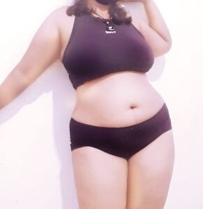 Busty-X Public Pic 2