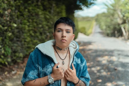 AlanRed_ Quiet, but with a thousand sins. 😈🔥🖤 Pic 2