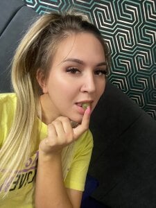 MollyHallss Public Pic 6