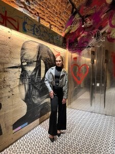 AlinaLiii Public Pic 2