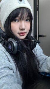 yiyijing000 可可爱爱 Pic 3