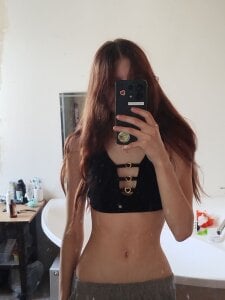 VictorinaMccorey hot pos Pic 2