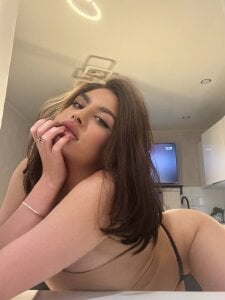 KristyDolly Public Pic 8