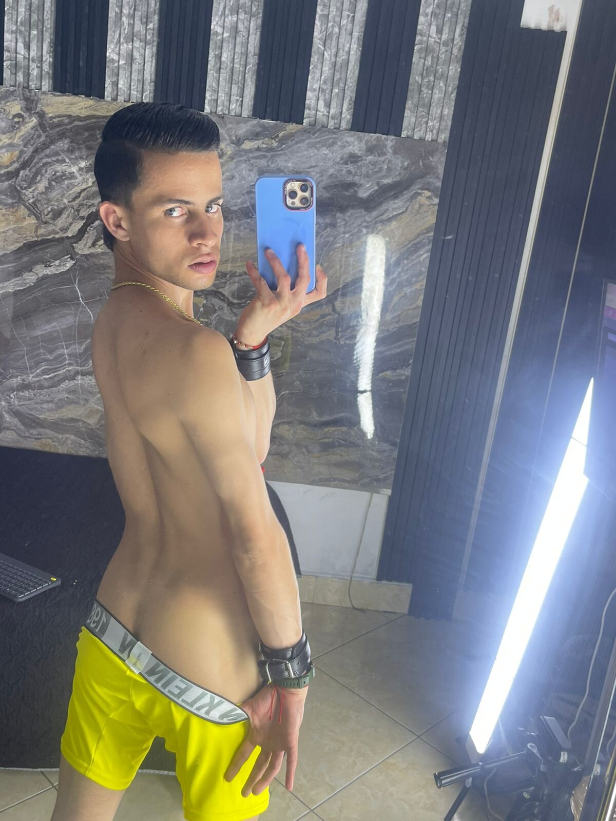 Axel-Bigcock Image populaire  8276