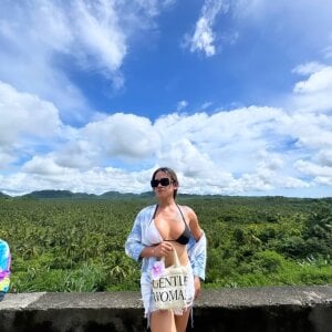 Irresistible_Athena the bitch is on the beach . fénykép