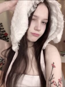 esenue selfie? Pic 3