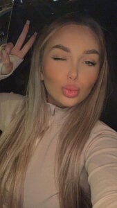 AnnaMaee I’m back 😎 Fotka