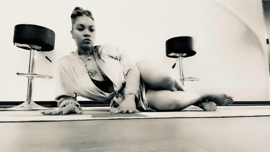 realninafame Public Pic 6